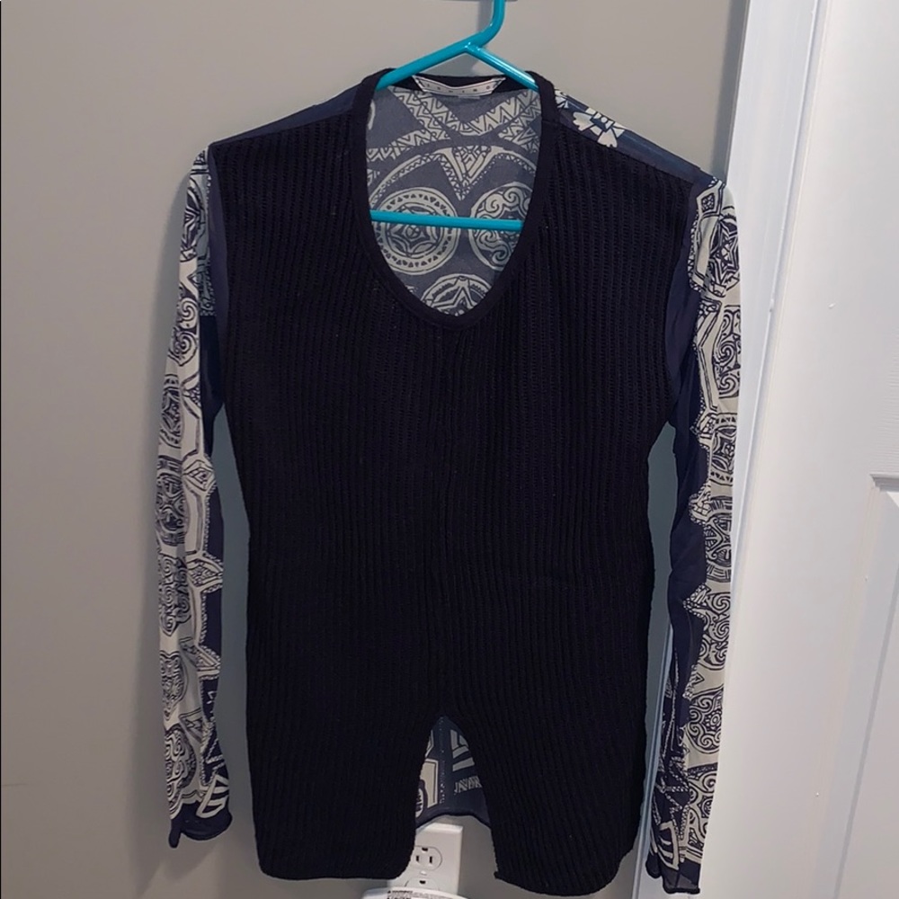 SWEATER